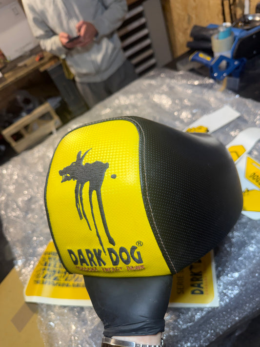 Selle + kit déco dark dog