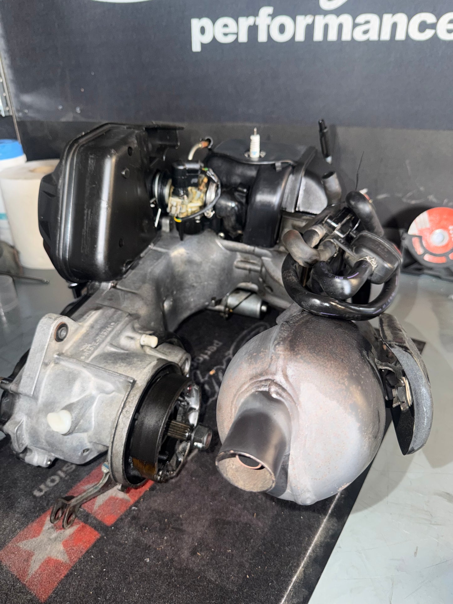 Moteur booster brider